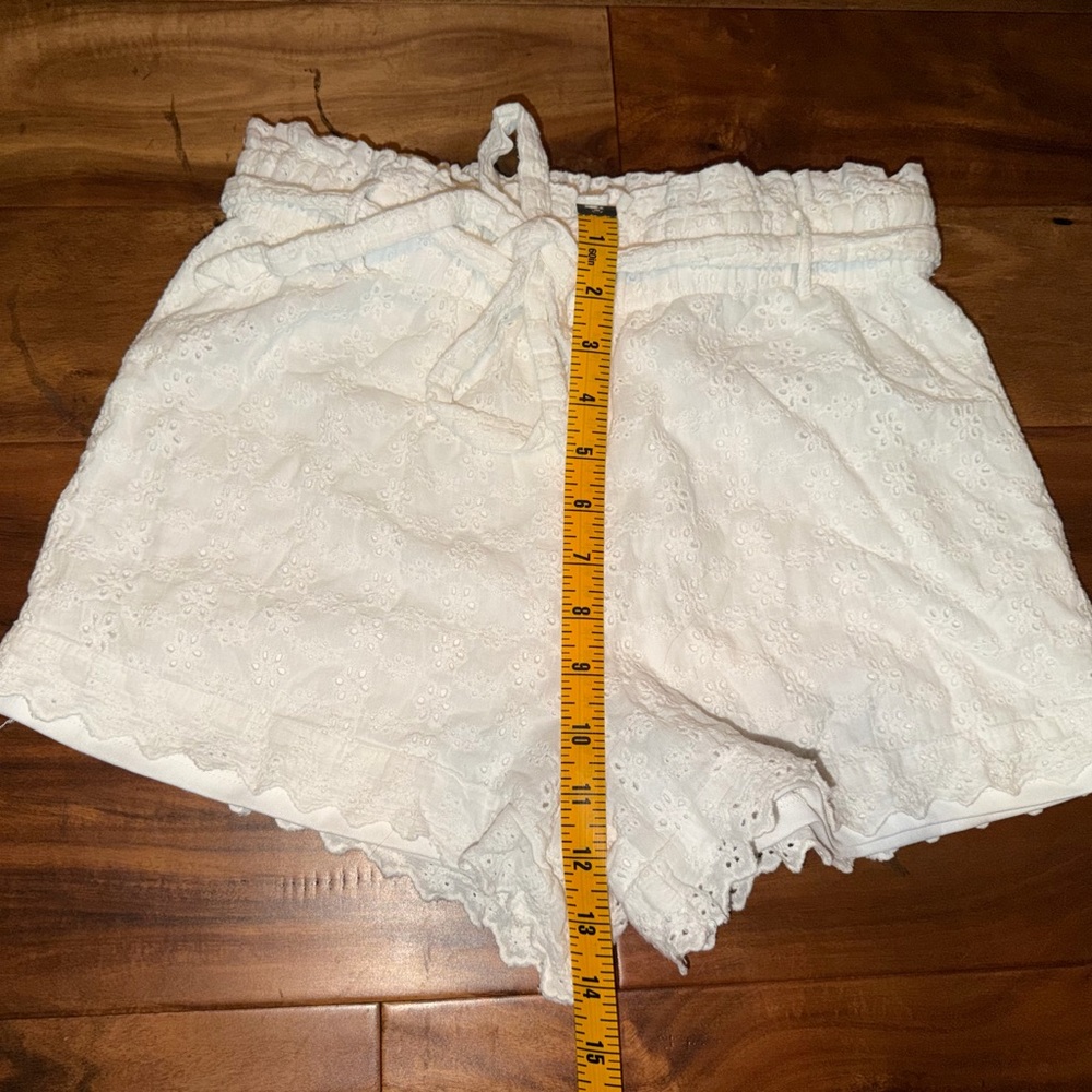 Miami Francescas white paper bag waist shorts
Size M - Picture 2 of 6